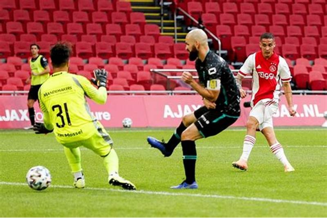 Report du match feyenoord-ajax suite à une grève policière